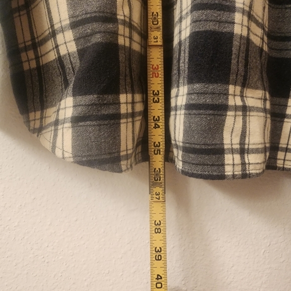 EUC Carhartt Black / Cream Plaid Flannel Button Up Shirt Mens 2XL Tall - Picture 10 of 10